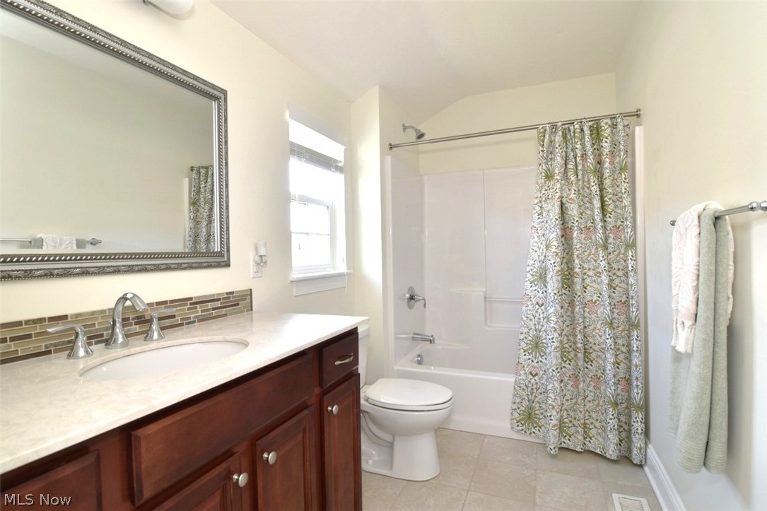 17581 Gates Landing Drive Chagrin Falls OH 44023