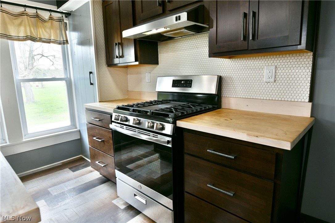 634 Bristol Champion Townline Road NE Bristolville OH 44402
