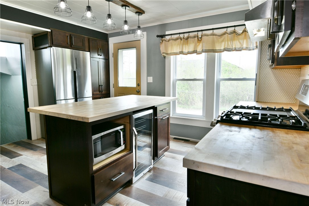 634 Bristol Champion Townline Road NE Bristolville OH 44402