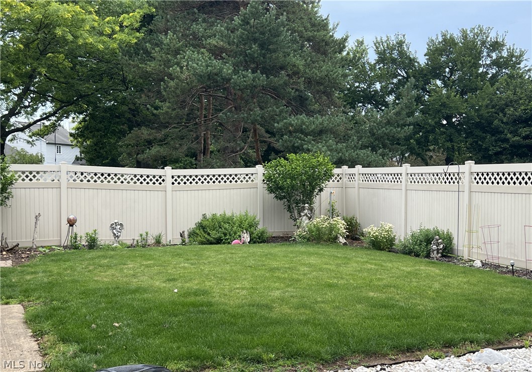 823 Gloucester Drive Huron OH 44839