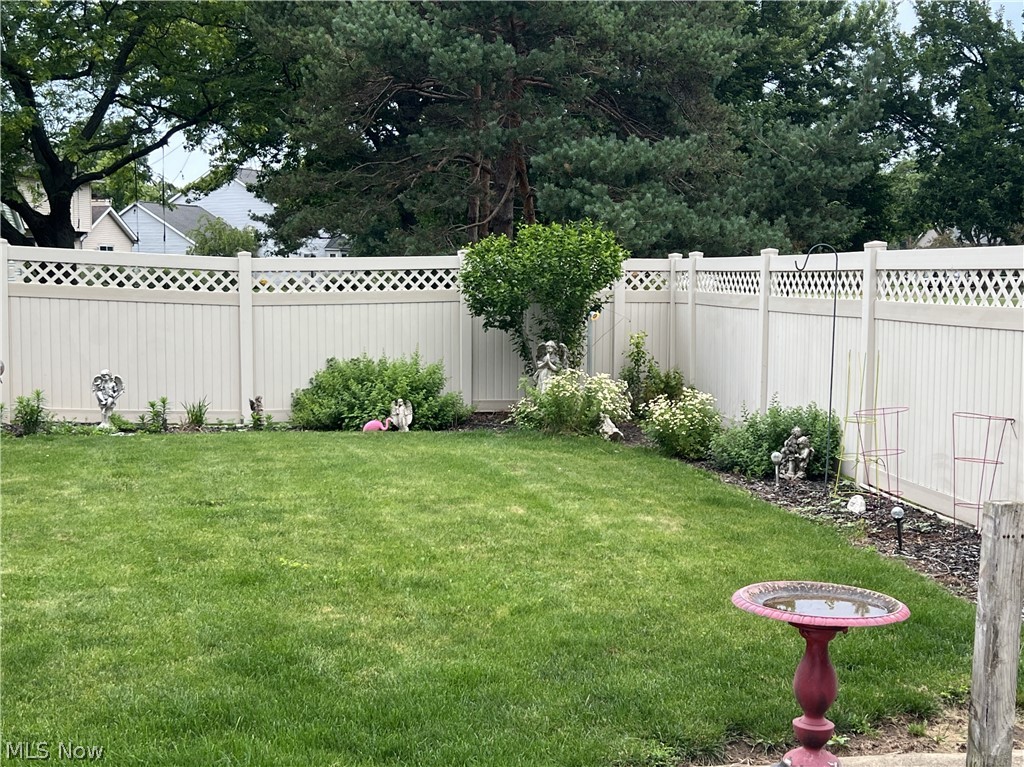 823 Gloucester Drive Huron OH 44839
