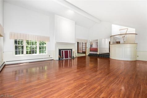 10124 Barr Road Brecksville OH 44141