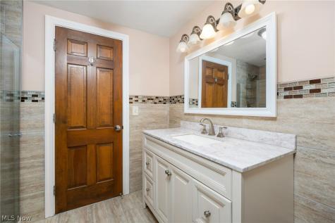 10124 Barr Road Brecksville OH 44141