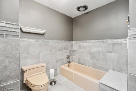 10124 Barr Road Brecksville OH 44141