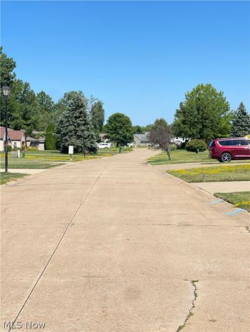 535 Greeenside Drive Painesville OH 44077