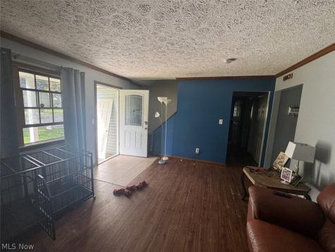 1423 Pin Oak Drive Akron OH 44312