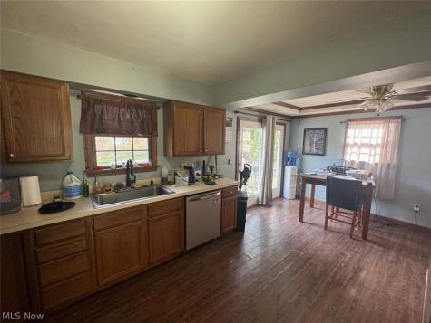 1423 Pin Oak Drive Akron OH 44312