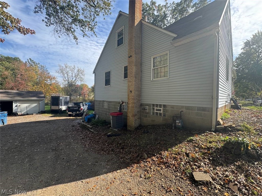 1423 Pin Oak Drive Akron OH 44312