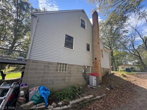 1423 Pin Oak Drive Akron OH 44312