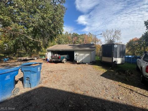 1423 Pin Oak Drive Akron OH 44312