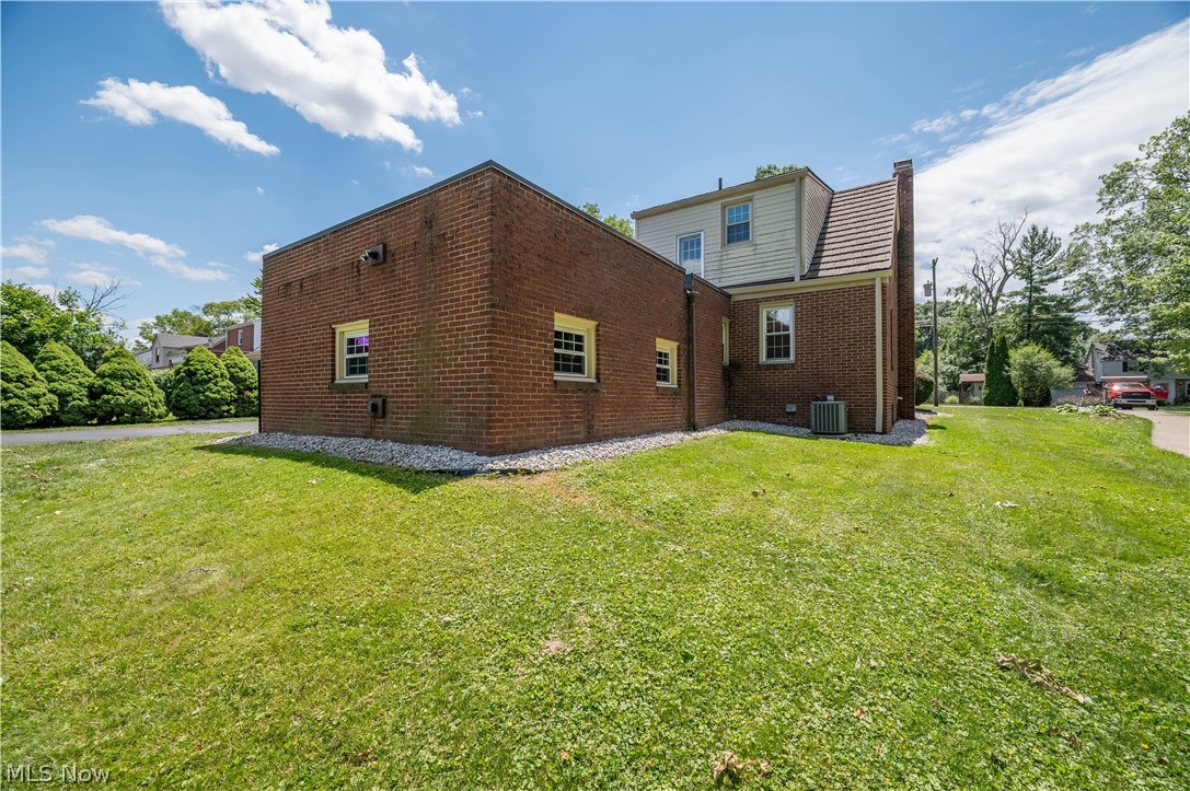 222 Brookfield Avenue Boardman OH 44512