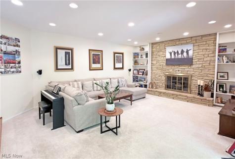 2239 Edgeview Drive Hudson OH 44236