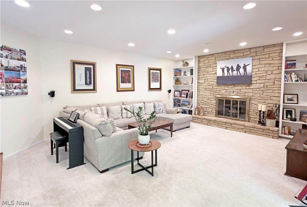 2239 Edgeview Drive Hudson OH 44236