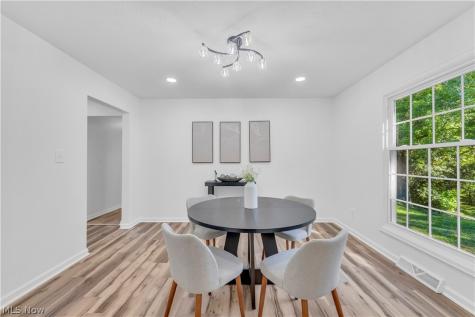 5108 Meadow Wood Boulevard Lyndhurst OH 44124