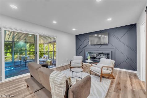 5108 Meadow Wood Boulevard Lyndhurst OH 44124