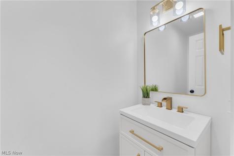 5108 Meadow Wood Boulevard Lyndhurst OH 44124