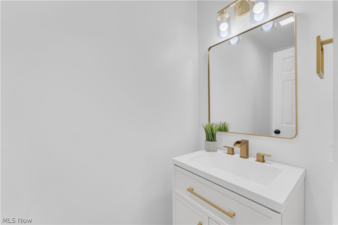 5108 Meadow Wood Boulevard Lyndhurst OH 44124
