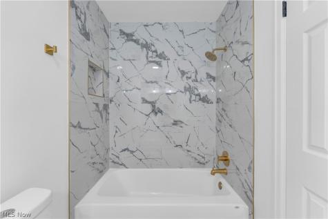 5108 Meadow Wood Boulevard Lyndhurst OH 44124