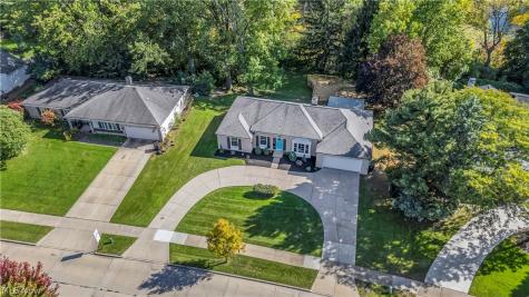 5108 Meadow Wood Boulevard Lyndhurst OH 44124