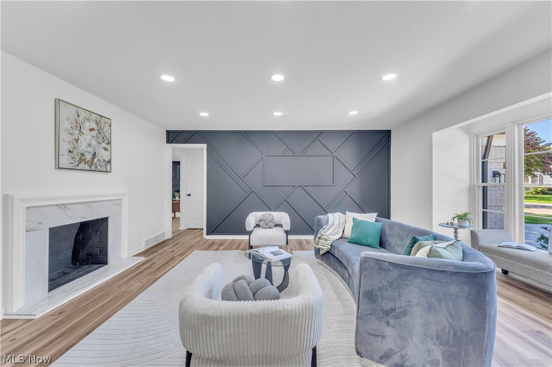 5108 Meadow Wood Boulevard Lyndhurst OH 44124