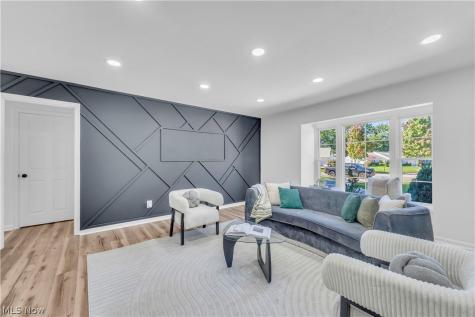 5108 Meadow Wood Boulevard Lyndhurst OH 44124