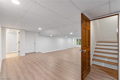 7725 Hearthstone Avenue NW North Canton OH 44720