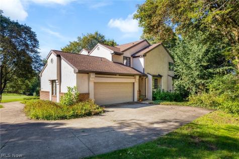 7725 Hearthstone Avenue NW North Canton OH 44720