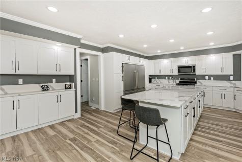 5690 Hartshire Drive Willoughby OH 44094