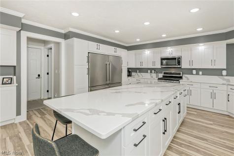 5690 Hartshire Drive Willoughby OH 44094