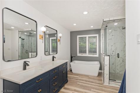 5690 Hartshire Drive Willoughby OH 44094