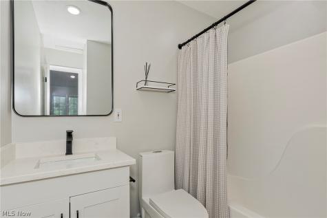 5690 Hartshire Drive Willoughby OH 44094