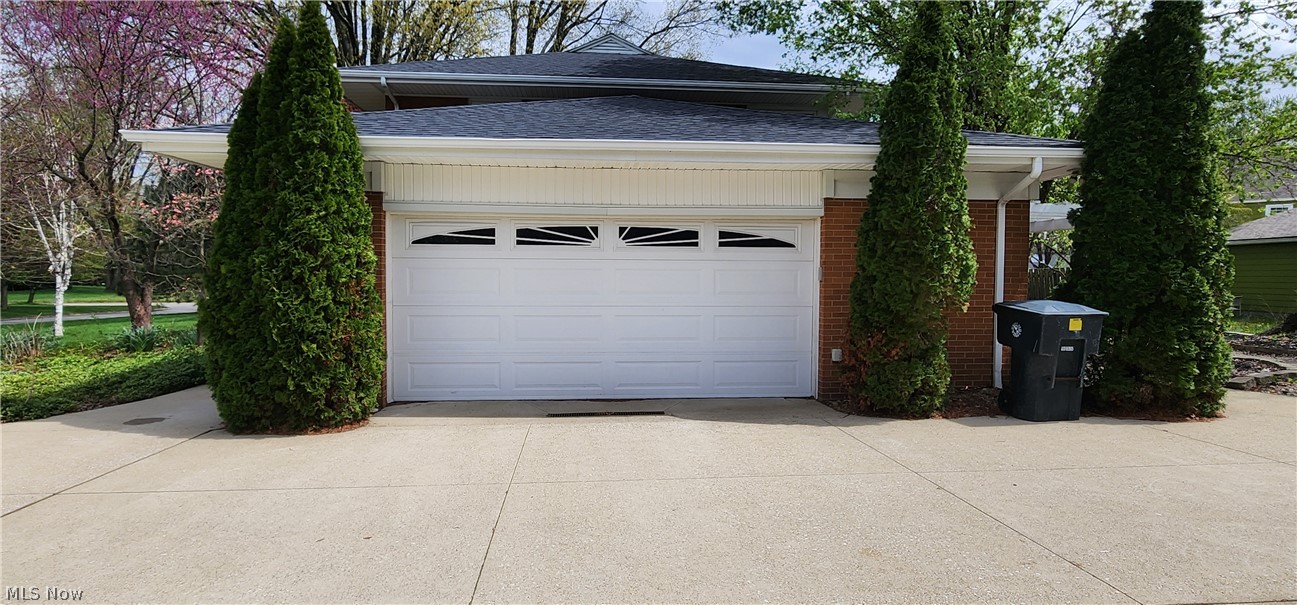 3224 Halsey Drive NE Warren OH 44483