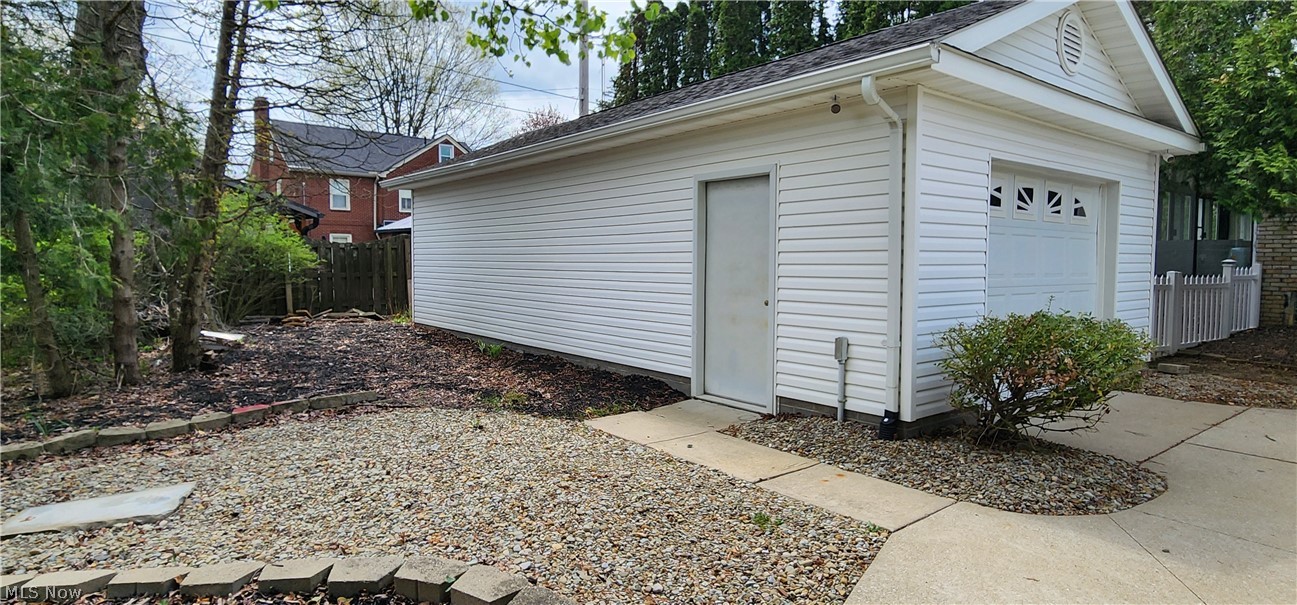 3224 Halsey Drive NE Warren OH 44483