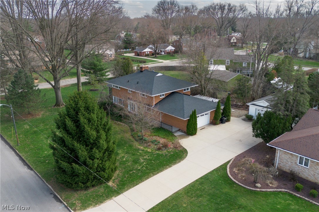 3224 Halsey Drive NE Warren OH 44483