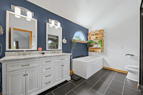 3044 Greenwich Lane Brunswick OH 44212