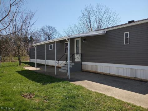 160 Kentucky Drive Elyria OH 44035