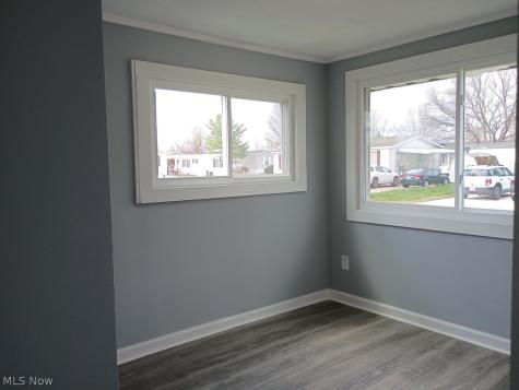 160 Kentucky Drive Elyria OH 44035