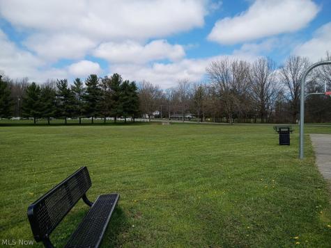 160 Kentucky Drive Elyria OH 44035