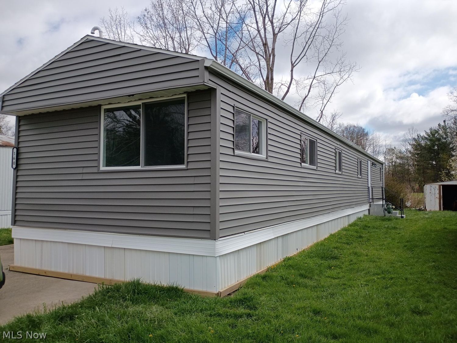 160 Kentucky Drive Elyria OH 44035