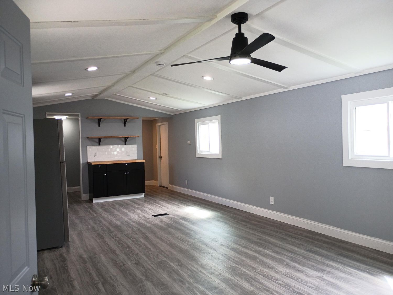 160 Kentucky Drive Elyria OH 44035