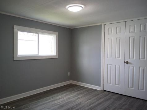 160 Kentucky Drive Elyria OH 44035