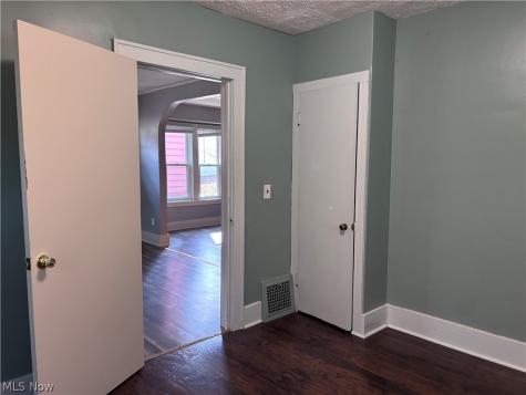 1236 Arnold Avenue Akron OH 44305