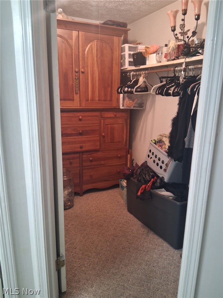 2691 Elizabeth Drive Lordstown OH 44481