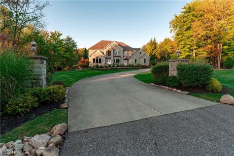4471 Forest Brooke Court N Richfield OH 44286
