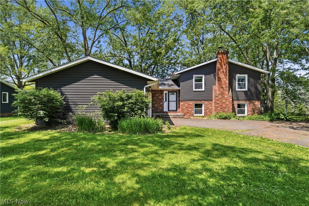 11205 Merrimack Avenue NW Hartville OH 44632