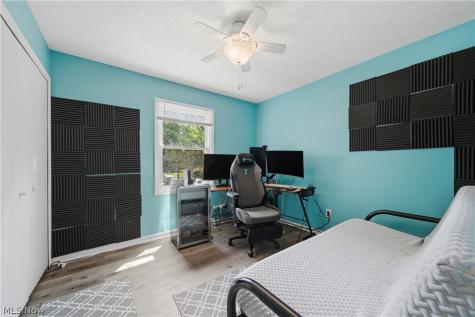 11205 Merrimack Avenue NW Hartville OH 44632