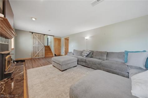 11205 Merrimack Avenue NW Hartville OH 44632