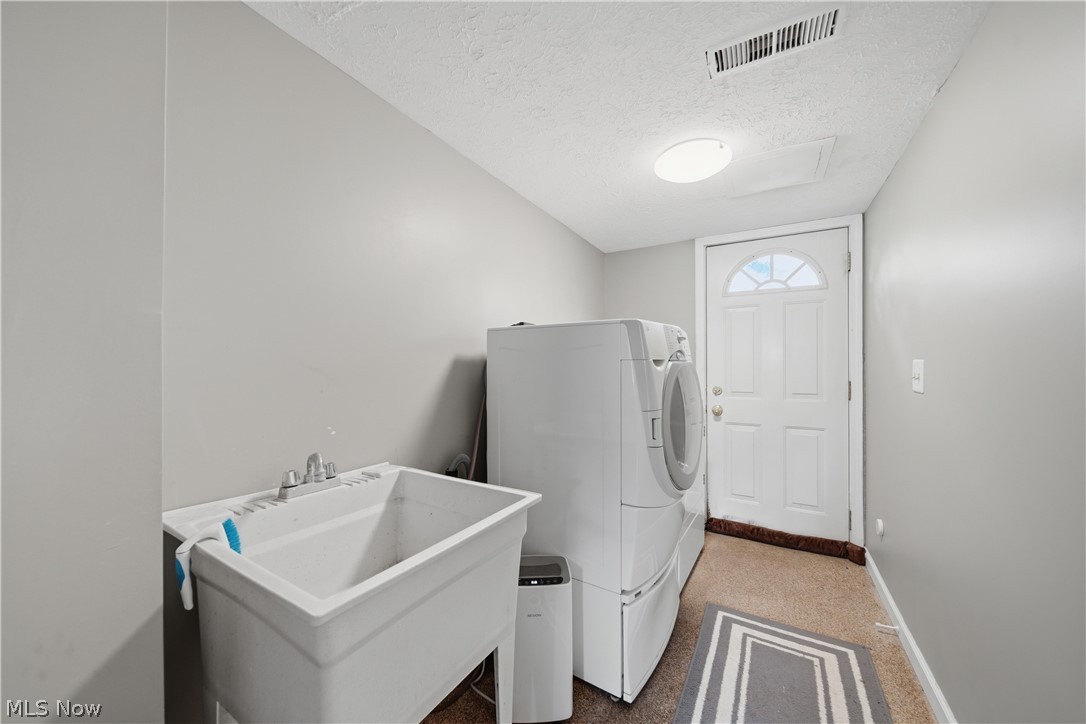 11205 Merrimack Avenue NW Hartville OH 44632