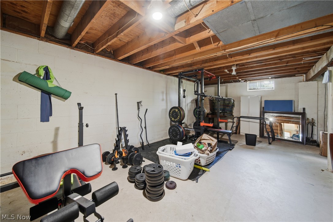 11205 Merrimack Avenue NW Hartville OH 44632
