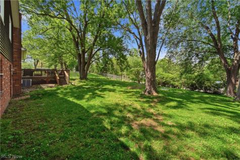 11205 Merrimack Avenue NW Hartville OH 44632